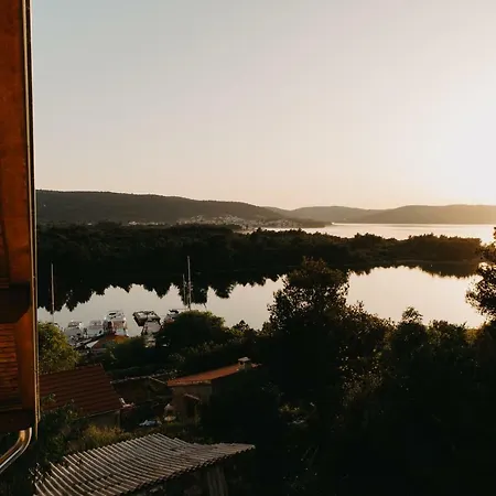 Apartment The Lakeview Chalet Sibenik
