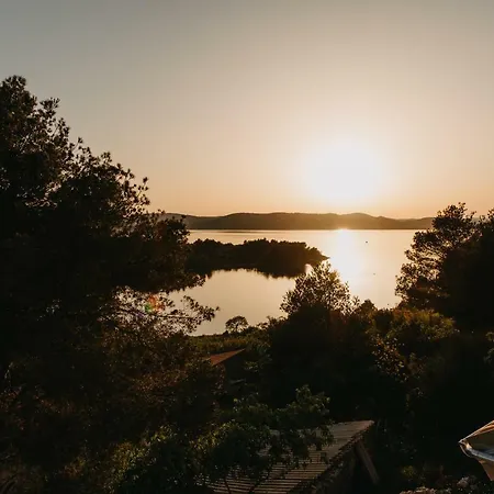 The Lakeview Chalet