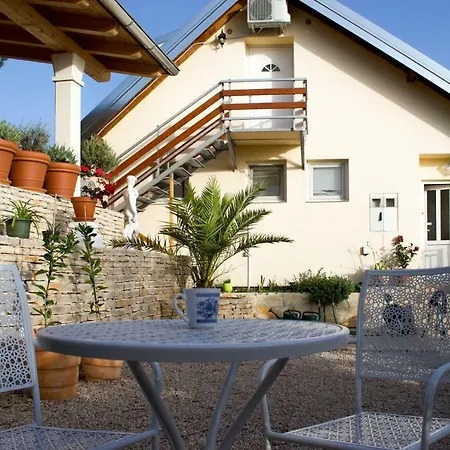 The Lakeview Chalet